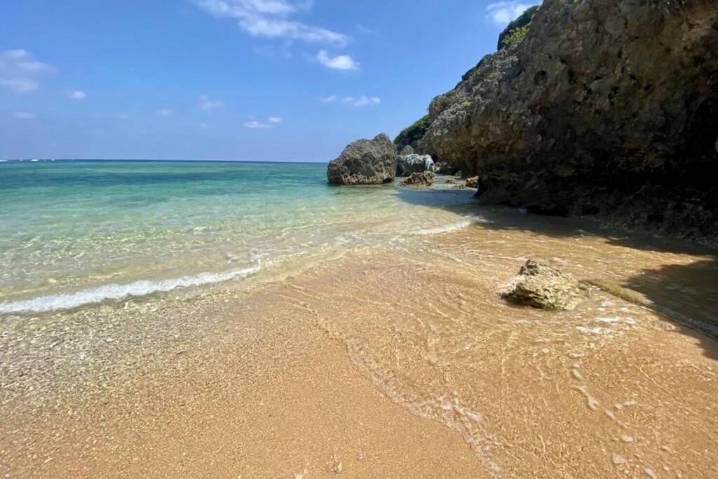 バーベキューもできる! 海と浜比嘉大橋を一望できる宿 Henza Ngoại thất bức ảnh