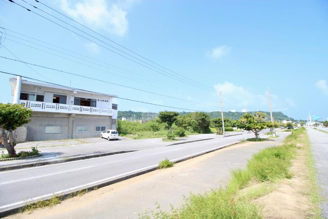 バーベキューもできる! 海と浜比嘉大橋を一望できる宿 Henza Ngoại thất bức ảnh
